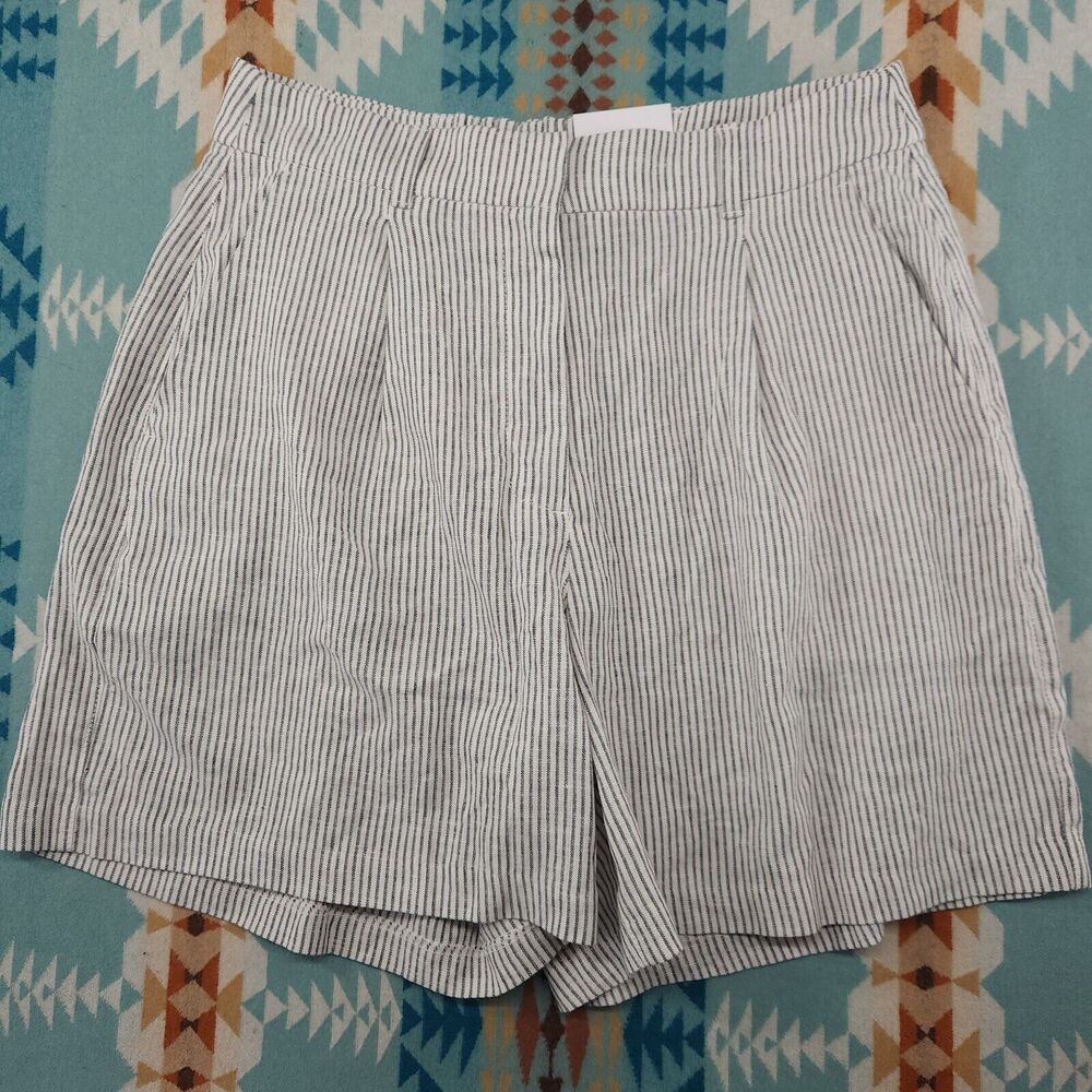 Old Navy High-Waisted Striped Shorts - Size L -‎ Summer Vibes 😎